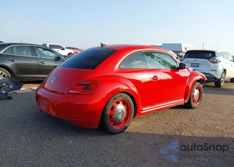 2015 Volkswagen Beetle 1.8T z USA, uszkodzony, nr VIN 3VWJ07ATXFM643271